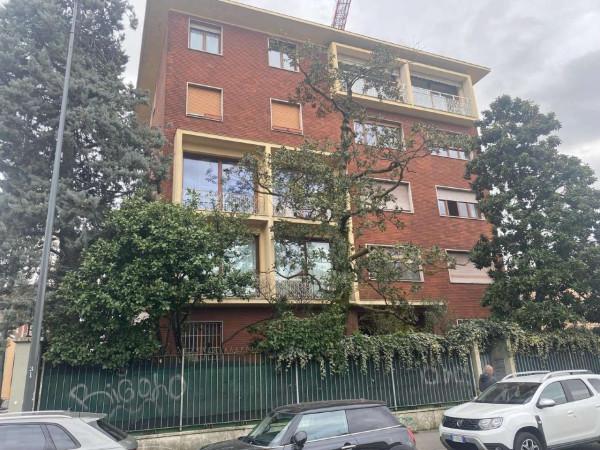 Negozio in Viale Vigliani 61, Milano, {3} - Foto 1