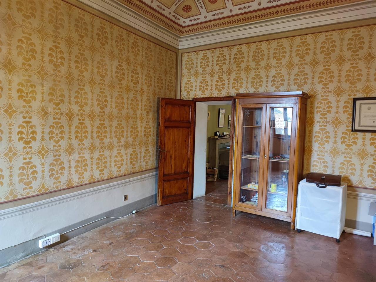 Palazzo in vendita a Volterra