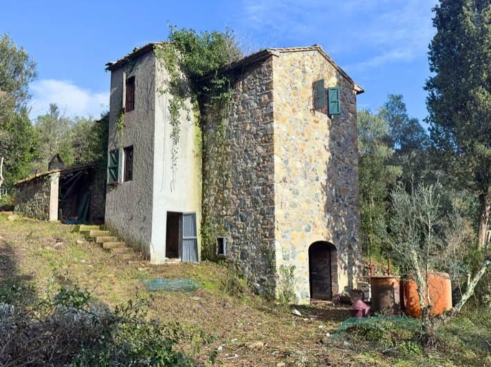 Casa colonica in vendita a Riparbella