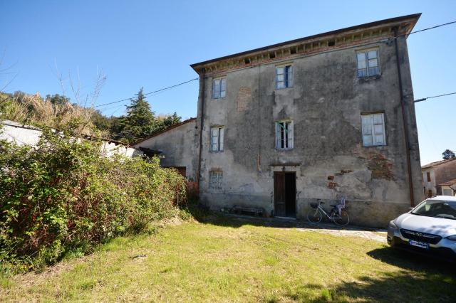 Country house or cottage in I Arsina 55100, Lucca - Photo 1