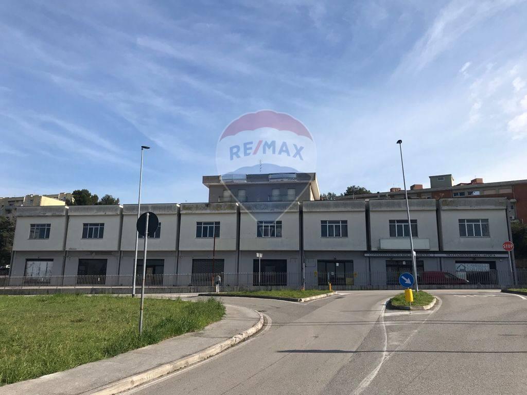 Negozio in , Ancona - Foto 1