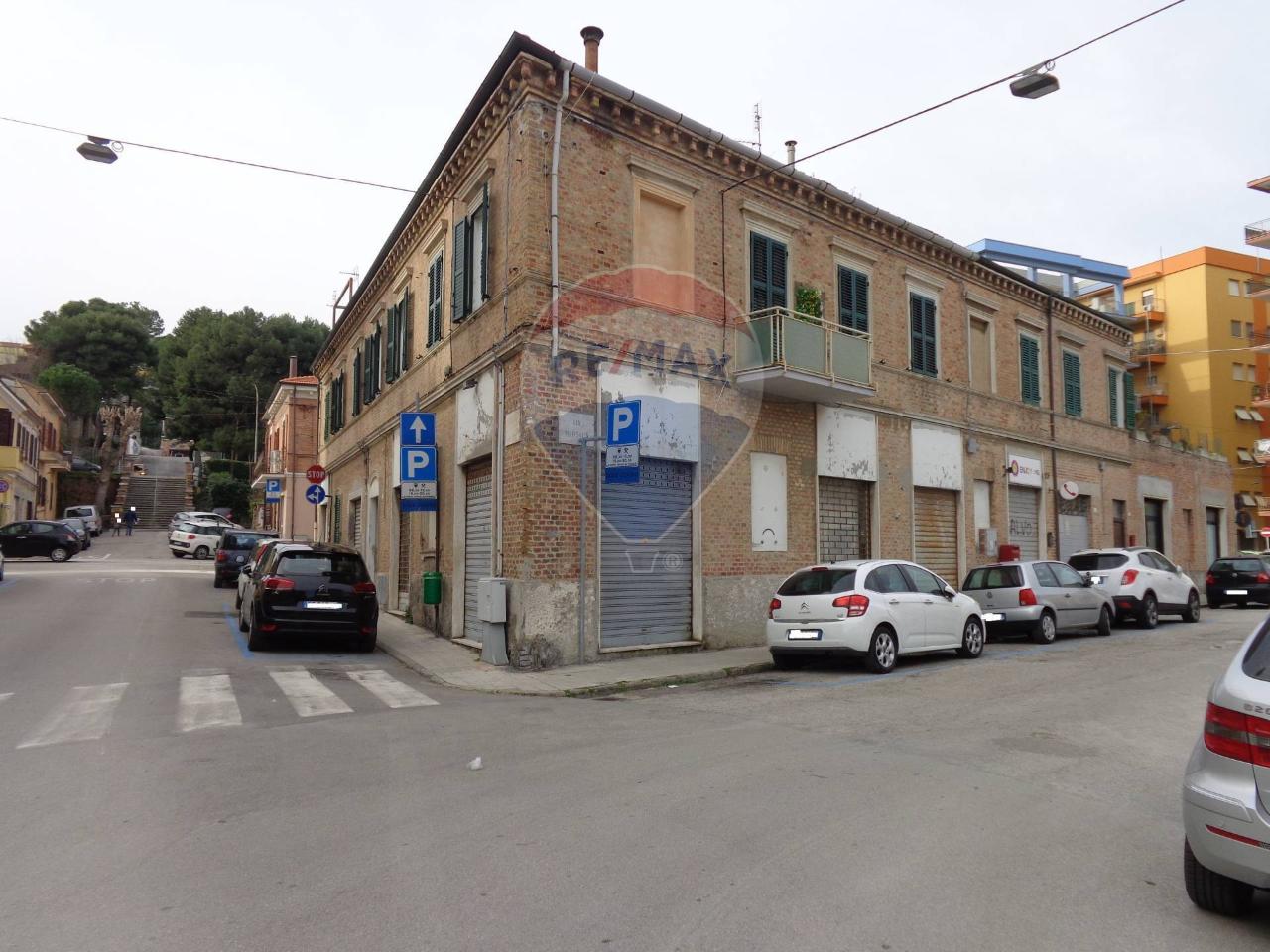 Negozio in Via Marsala 48, Falconara Marittima - Foto 1