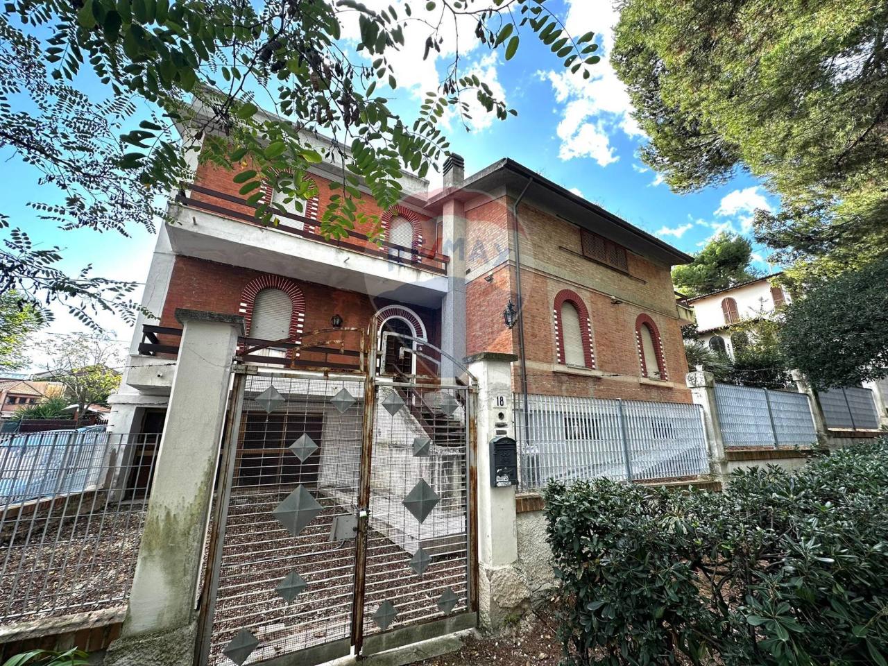 Villa in vendita a Falconara Marittima