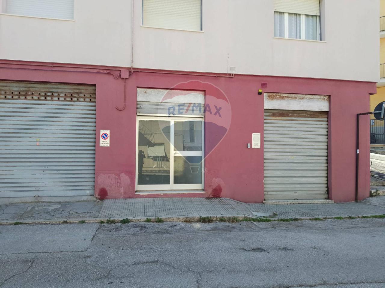 Magazzino in Via Bruno Buozzi 34, Falconara Marittima, {3} - Foto 1