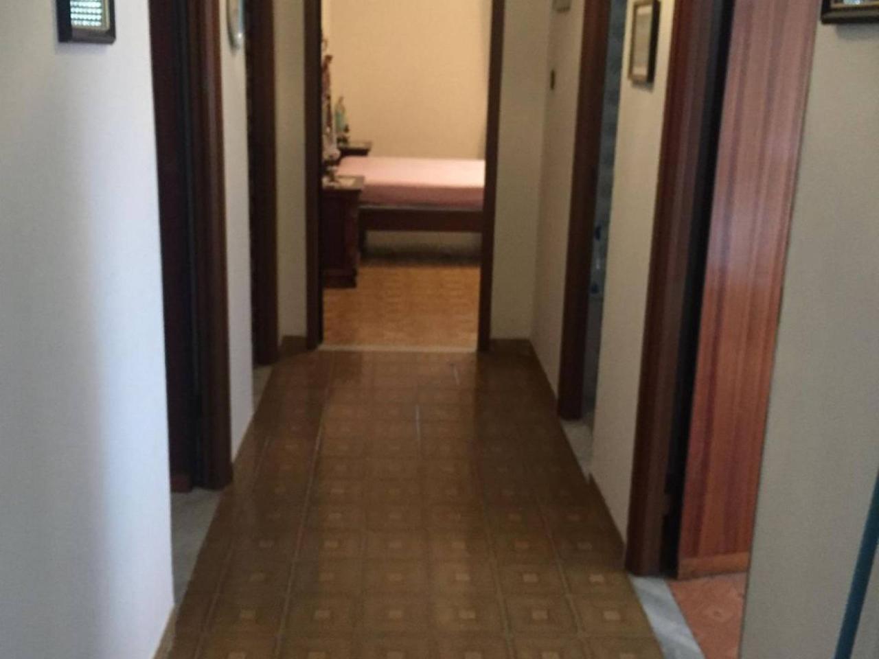 Palazzina commerciale in Via Trento, Botricello, {3} - Foto 1