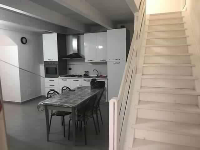 Apartament in {3}, Via Genova - Photo 1