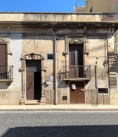 Casa indipendente in Corso Vittorio Emanuele  244, Avola - Foto 1