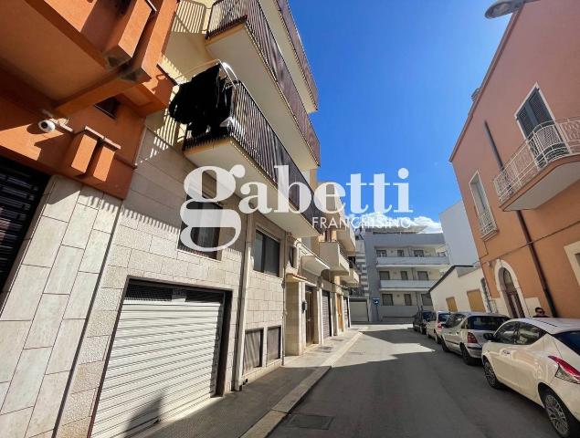 Vierzimmerwohnung in Via Gabriele d'Annunzio 60, Andria - Foto 1