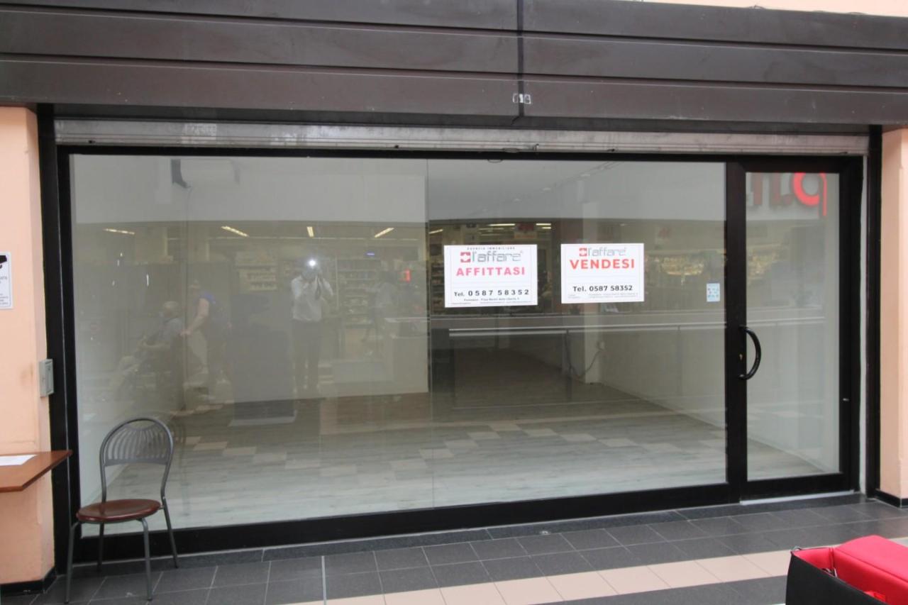 Locale commerciale in , Pontedera, {3} - Foto 1