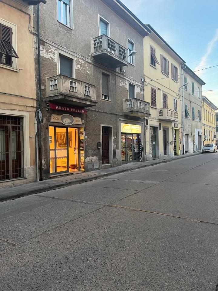 Locale commerciale in , Pontedera, {3} - Foto 1