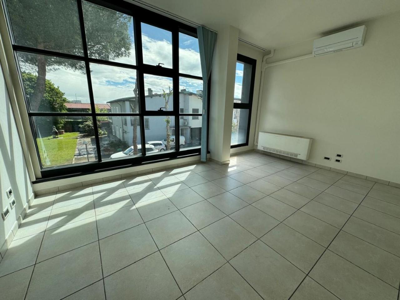 Ufficio in , Pontedera, {3} - Foto 1