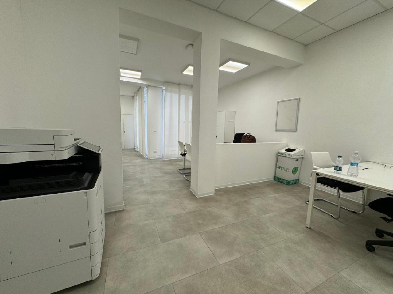 Locale commerciale in , Pontedera, {3} - Foto 1
