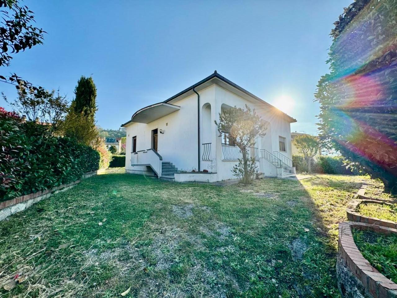 casa indipendente in vendita a Pontedera in zona I Fabbri