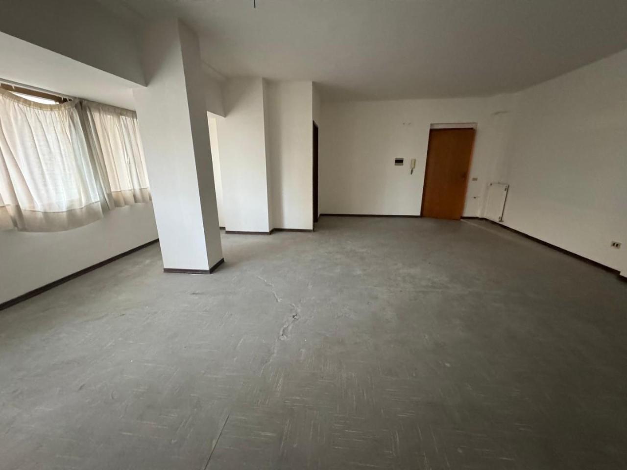 Ufficio in , Pontedera, {3} - Foto 2