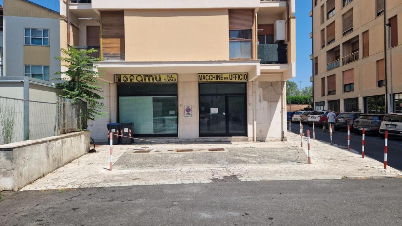 Locale commerciale in Irolamo Savonarola 56025, Pontedera, {3} - Foto 2