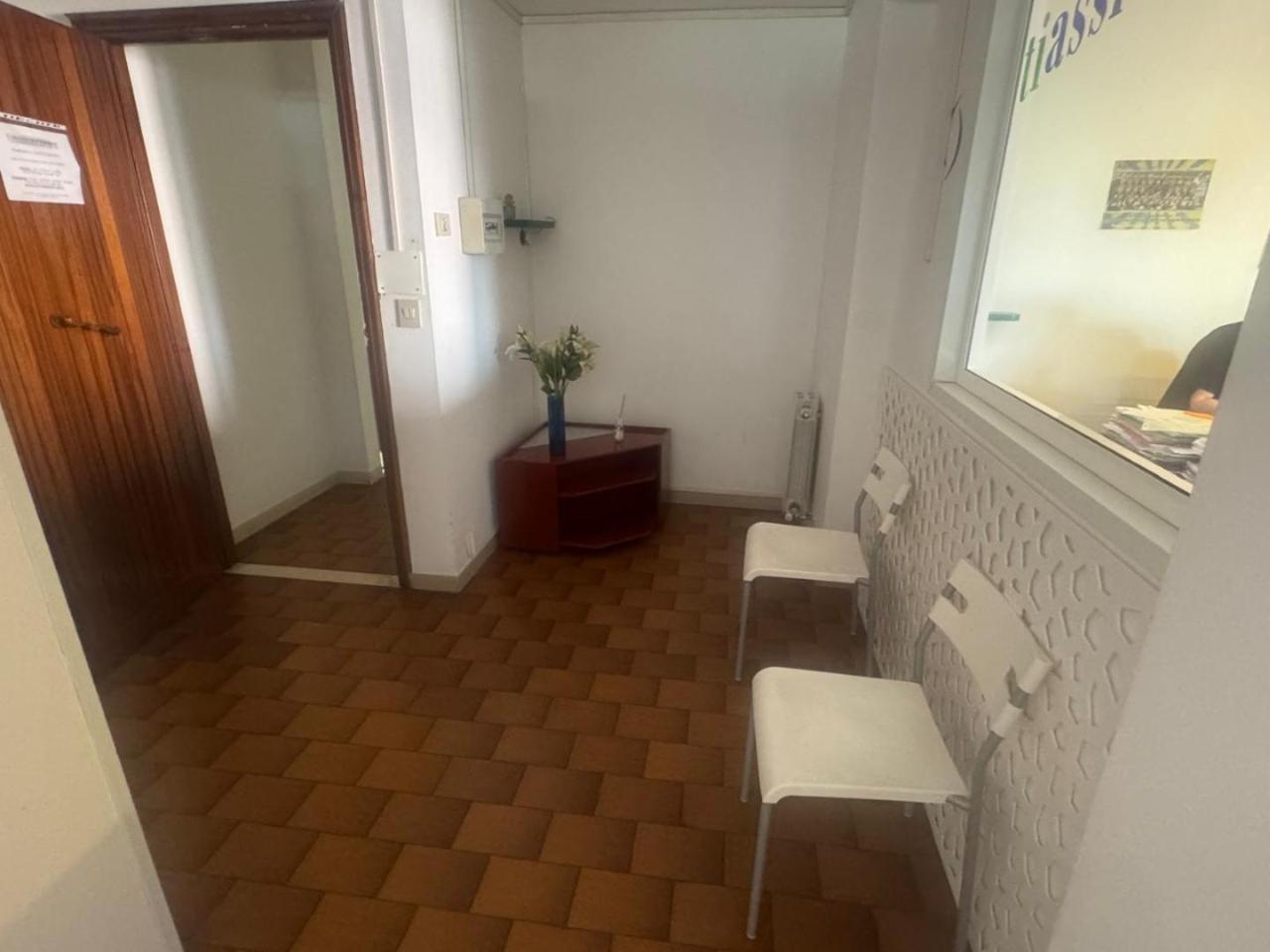Ufficio in , Pontedera, {3} - Foto 1