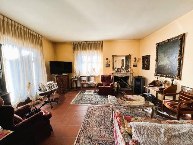 Villa in Strada Montenero 39, Bra - Foto 1