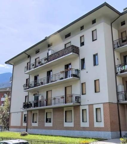 One-room flat in Via Paribelli, Sondrio - Photo 1