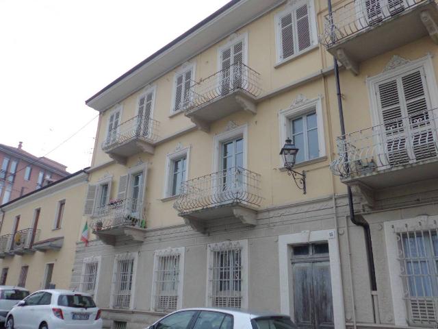 2-room flat in Corso San Secondo, Bra - Photo 1