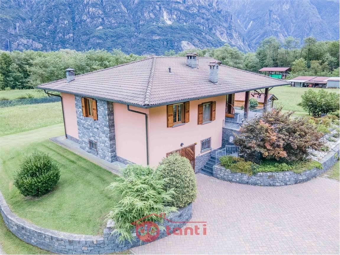 Villa in vendita a Samolaco