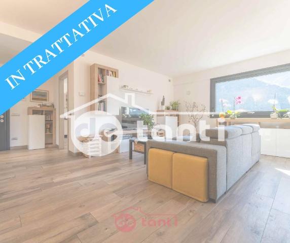 Appartamento in Via a. Volta, 50, Chiavenna - Foto 1