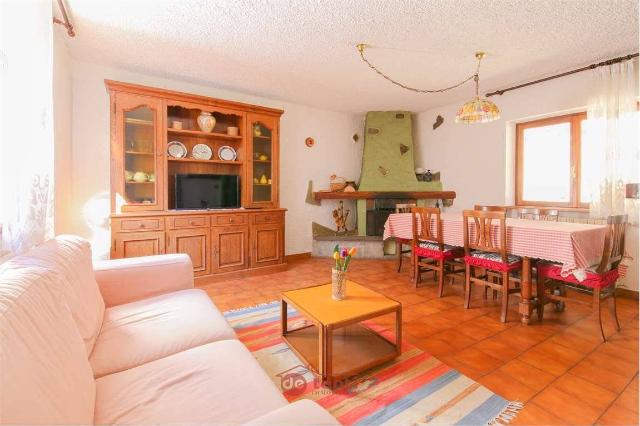 4-room flat in Via Pietra, Campodolcino - Photo 1