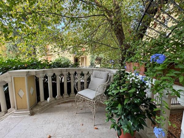 Villa bifamiliare in vendita a Bologna