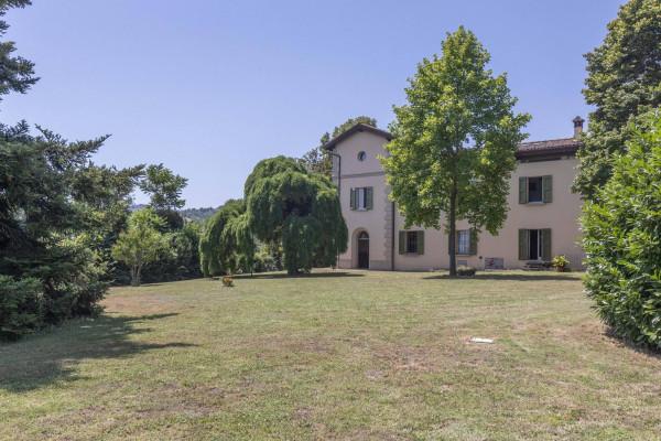 Villa bifamiliare in vendita a Ozzano Dell'Emilia