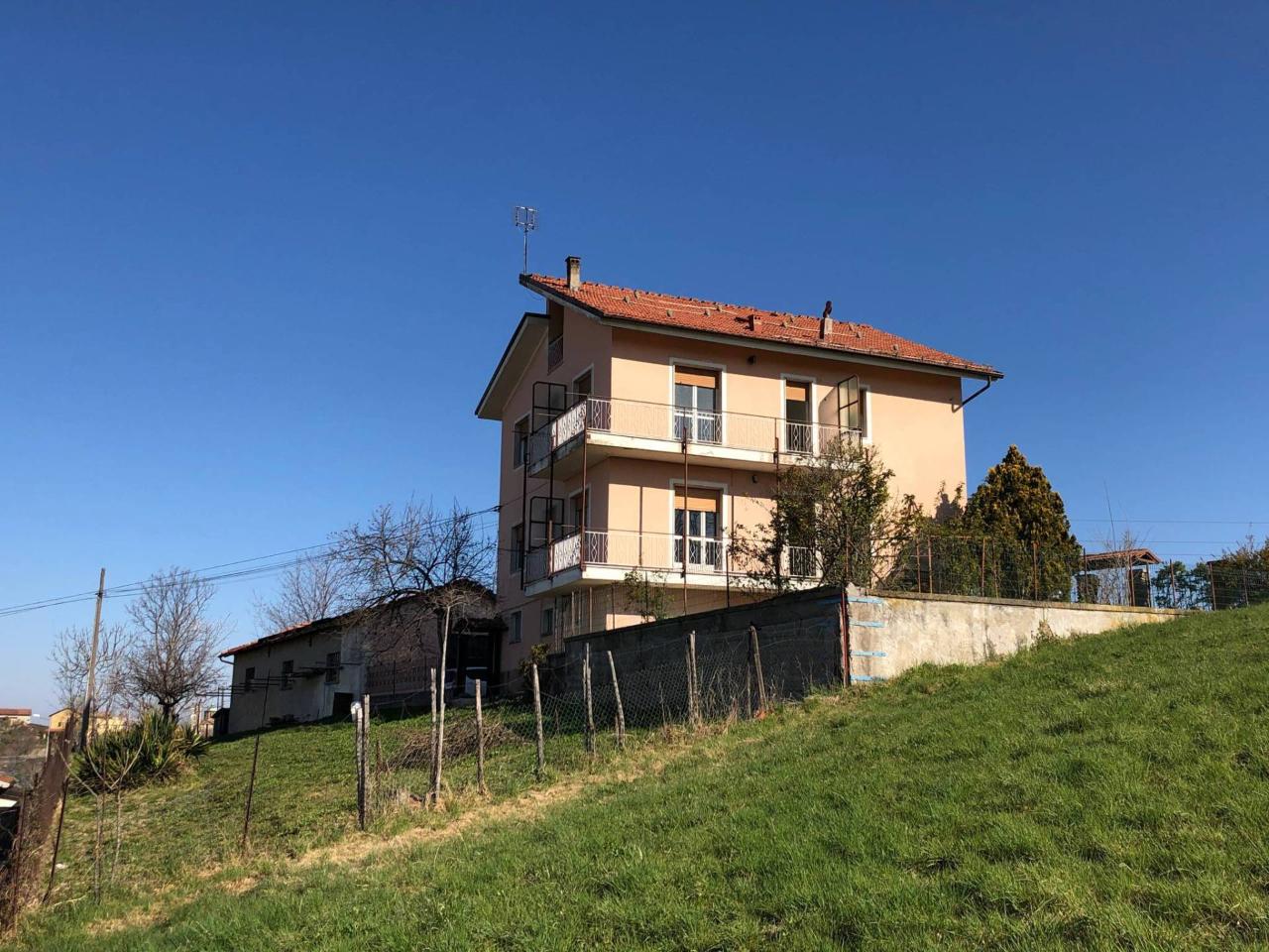 Villa in vendita a Belvedere Langhe