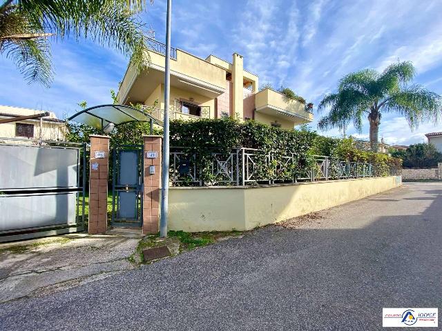 Villa in Via Caracciolo, Sabaudia - Foto 1