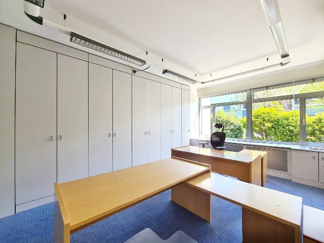 Shared office in {3}, Cavalcavia Palmanova 18 - Photo 1