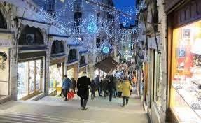 Shop in Ponte dell'Ovo, Venezia - Photo 1