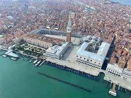 Geschäft in Campo San Bortolomio, Venezia - Foto 1