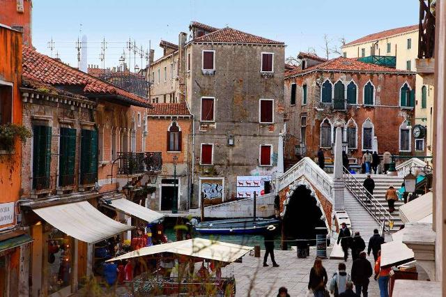 Geschäft in Campo San Bortolo, Venezia - Foto 1