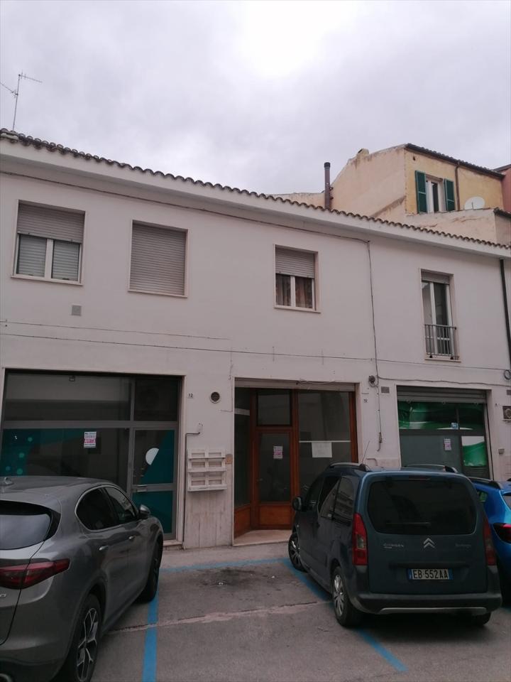 Locale commerciale in Via Marco Vezio Marcello, Chieti, {3} - Foto 2