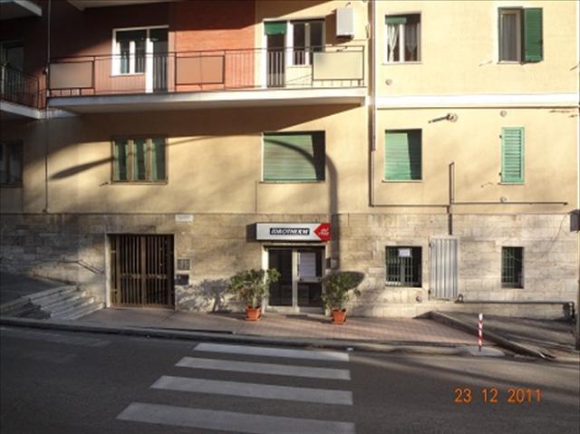 Locale commerciale in Via Brigata Maiella, Chieti - Foto 1