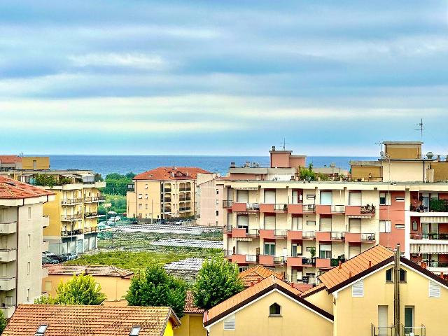 4-room flat in Via Donatello 1, Albenga - Photo 1