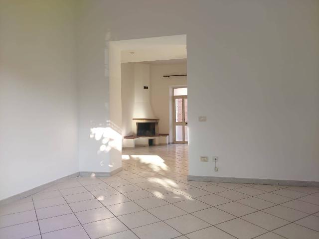 4-room flat in Via Guglielmo Marconi, Latina - Photo 1