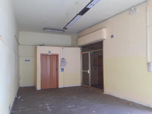 Business space, Pontedera - Photo 1