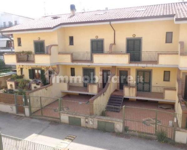 Terraced house in Via Madonna delle Grazie, Fondi - Photo 1