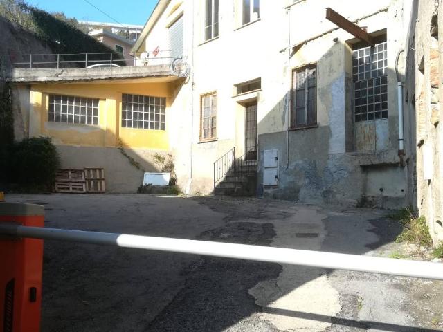 Magazzino in Discesa Ferriera, Mele - Foto 1