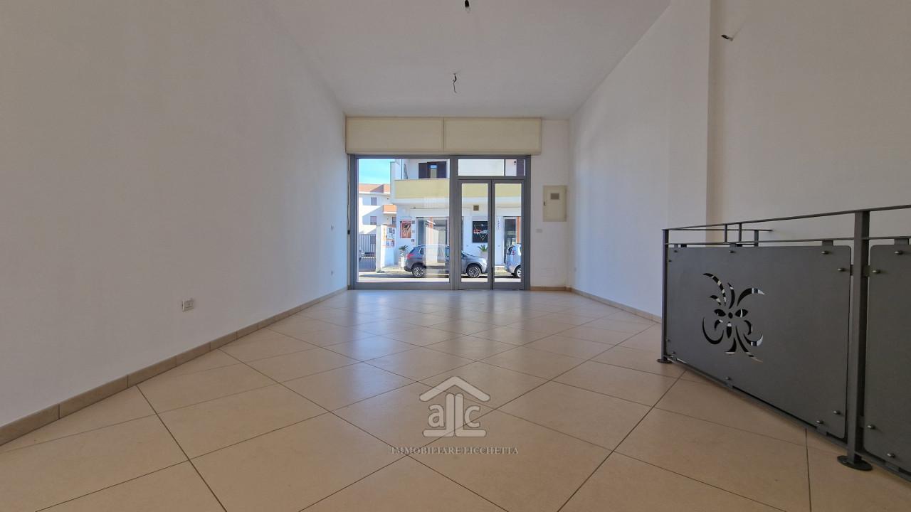 Negozio in Via Rubichi 76, Monteroni Di Lecce, {3} - Foto 2