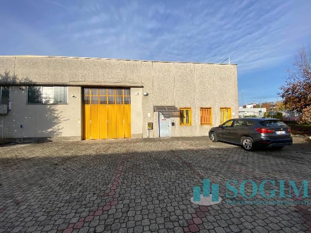 Industrial shed in Via Po 7, Vimercate - Photo 1