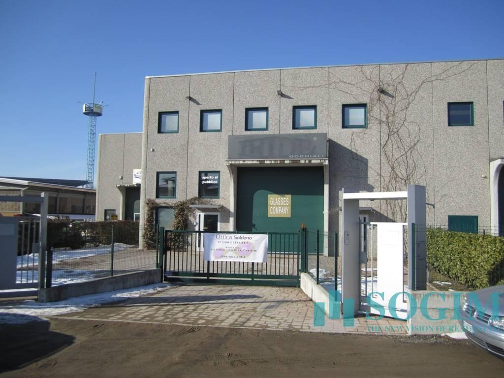 Capannone in Manzoni 6, Gavirate, {3} - Foto 1