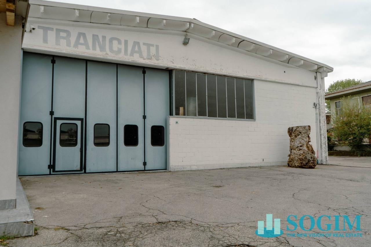 Capannone in Viale Industria, Lentate Sul Seveso, {3} - Foto 1