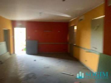 Negozio in Via Rivolta 2, Cassano D'Adda, {3} - Foto 1