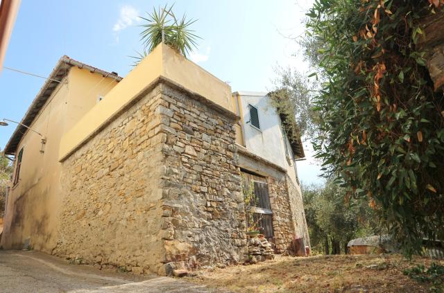 Country house or cottage in Via Ughi 12, Diano San Pietro - Photo 1