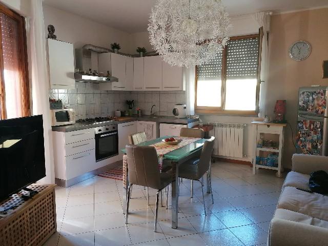 4-room flat in Via Salvadori, Montaione - Photo 1