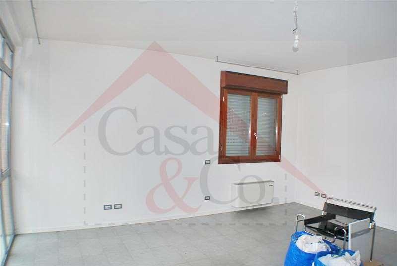 Palazzina commerciale in Viale Amendola, Modena, {3} - Foto 2