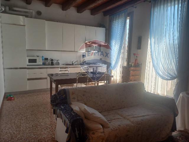 2-room flat in {3}, C.So S.S. Felice E Fortunato 322 - Photo 1